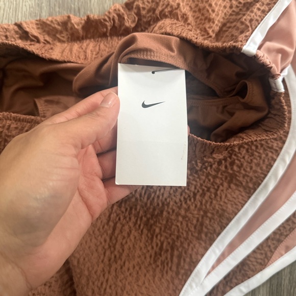 Nike X Revolve Women’s Athletic Shorts Tempo Short Mineral
Clay Rose Large - Picture 6 of 9